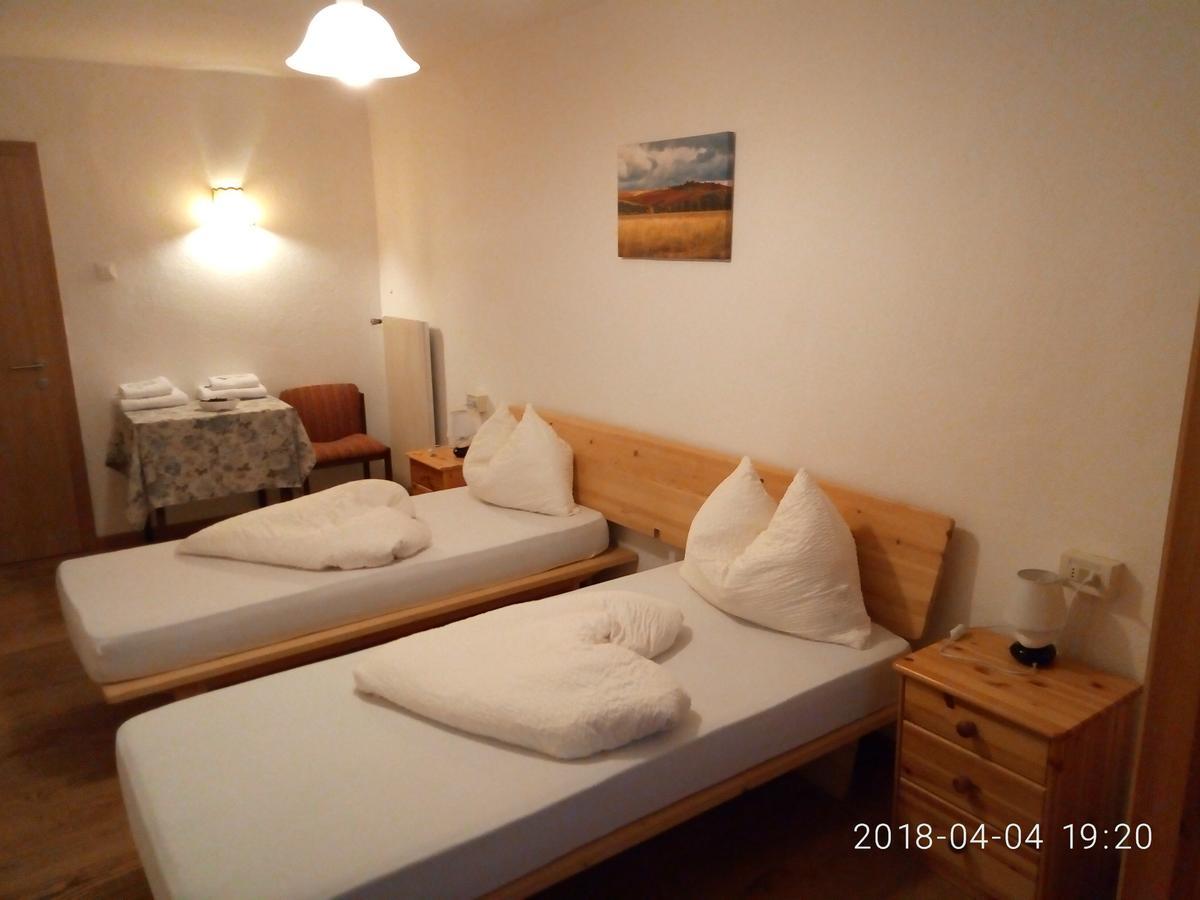 Gasthof Mondschein Hotel Merano Exterior photo