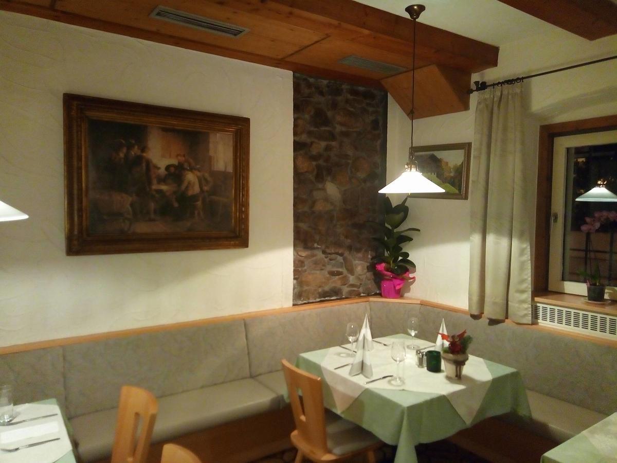 Gasthof Mondschein Hotel Merano Exterior photo